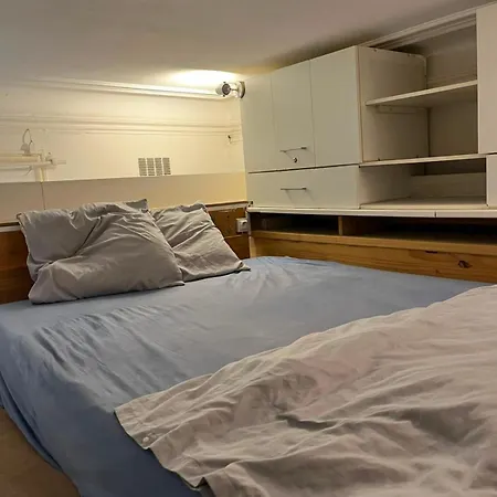 Cozy And Practical Near Belleville Park Apartmán
